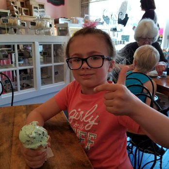 Three Sisters Sweet Shoppe - Thumbs up! - Cupcakes Near Me - Elizabeth, Illinois Three Sisters Sweet Shoppe - Thumbs up! - Cupcakes Near Me - Elizabeth, Illinois