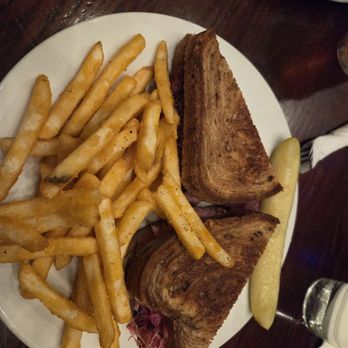 Quarter Celtic Brewpub - Rueben sandwich and fries - Brewpubs Near Me - Albuquerque, New Mexico