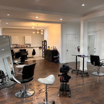 N° 147 number 147 - Hair Salons Near Me - Pasadena, California