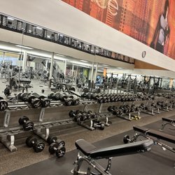 LA Fitness - 5AM empty gym and empty rack