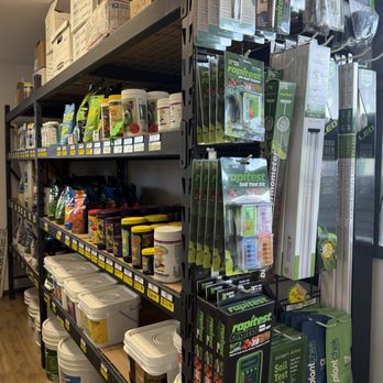 Hilo Grow Shop - Soluble fertilizers! Popular brands such as FoxFarm, Advanced Nutrients & Grow More! - Nurseries & Gardening Near Me - Hilo, Hawaii Hilo Grow Shop - Soluble fertilizers! Popular brands such as FoxFarm, Advanced Nutrients & Grow More! - Nurseries & Gardening Near Me - Hilo, Hawaii