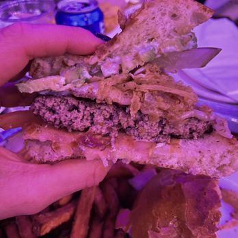 Stretch Bar & Grill - Clark Street Burger - Sports Bars Near Me - Chicago, Illinois