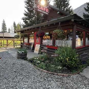 Log Cabin Cafe - Outside - Cafes Near Me - Silver Gate, Montana