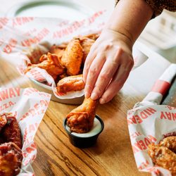 Hideaway Pizza - Buffalo Wings