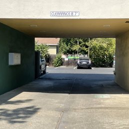 Small parking lot behind the restaurant but I found afternoon street parking Small parking lot behind the restaurant but I found afternoon street parking