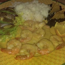 Camarones Al ajillo