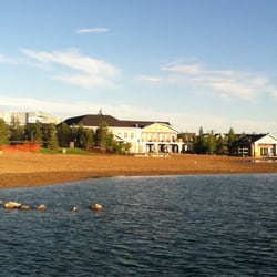 Auburn House - Auburn House in Auburn Bay (lake & park)