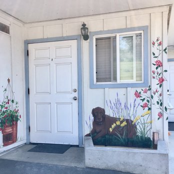 Bluebird Inn - Hotels Near Me - Cambria, California Bluebird Inn - Hotels Near Me - Cambria, California
