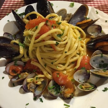 Osteria de La Vite - Homemade pasta with shellfish - Italian Near Me - Rome, RM Osteria de La Vite - Homemade pasta with shellfish - Italian Near Me - Rome, RM
