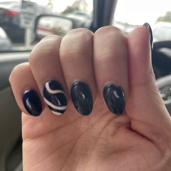 Pretty Nails - Nail Salons Near Me - Kenmore, Washington