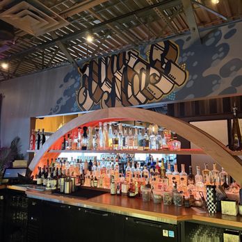 Quemar - Bar area - Latin American Near Me - Virginia Beach, Virginia