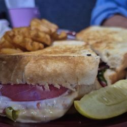 Geneva Bar & Grill - BLT