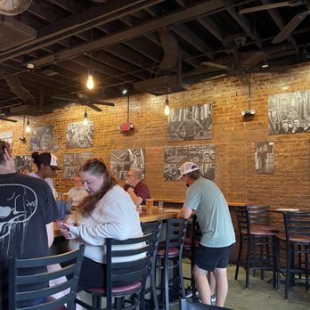 Hop House Tennessee Taps - Inside - Beer Bar Near Me - Franklin, Tennessee Hop House Tennessee Taps - Inside - Beer Bar Near Me - Franklin, Tennessee