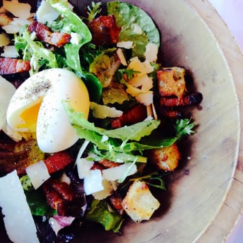 Primo - Farmer Salad primo lettuces, garlicky levain croutons, house cured bacon, soft poached whisper creek farm egg, white balsamic - Italian Near Me - Orlando, Florida