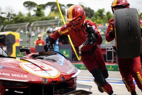 Autodromo Enzo e Dino Ferrari by null