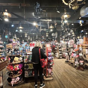 Cracker Barrel Old Country Store - Shop - American Near Me - Venice, Florida Cracker Barrel Old Country Store - Shop - American Near Me - Venice, Florida