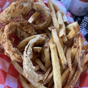 Alamo Springs Cafe - Amazing Hand-Battered Onion Rings and decent Hand-Cut French Fries - Burgers Near Me - Fredericksburg, Texas