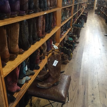 Allens Boots - Tons of Old Gringos in small sizes!!!!! - Shoe Stores Near Me - Austin, Texas