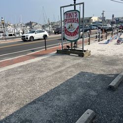 Tony's Pizzeria & Restaurant - Pizza Restaurant