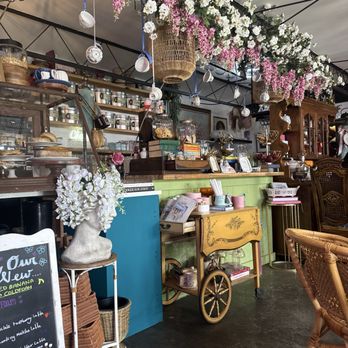 Blooming Floral Cafe - Really cute decor - Coffee & Tea Near Me - Tampa, Florida