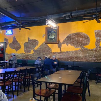 La Esperanza - Indoor dining area. Fans and nice light fixtures - Mexican Near Me - Cutler, California La Esperanza - Indoor dining area. Fans and nice light fixtures - Mexican Near Me - Cutler, California