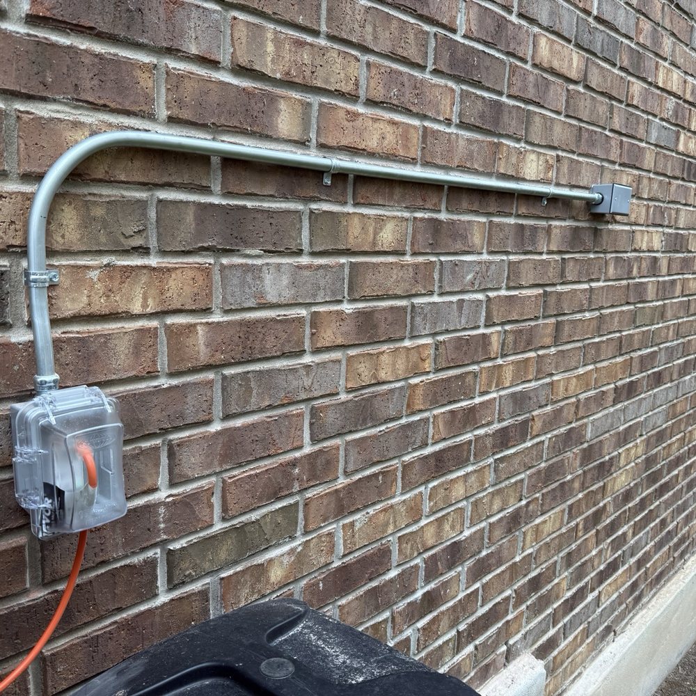 Professionally installed outdoor GFI outlet. Nice job! Professionally installed outdoor GFI outlet. Nice job!