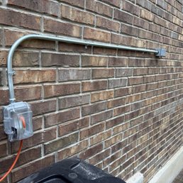 Professionally installed outdoor GFI outlet. Nice job! Professionally installed outdoor GFI outlet. Nice job!