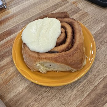 Snow City Cafe - World Famous Cinnamon Roll - Breakfast & Brunch Near Me - Anchorage, Alaska