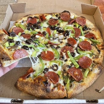 Goat Hill Pizza - Medium Veggie Combo add pepperoni with creamy garlic sauce - Pizza Near Me - San Francisco, California