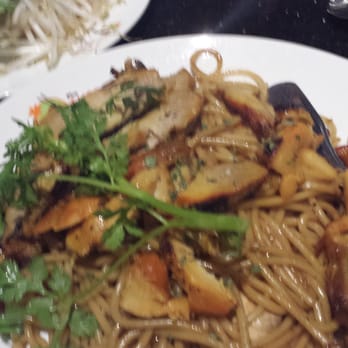 Pho Saigon Pearl - Garlic noodles w/ chicken - Vietnamese Near Me - Irvine, California