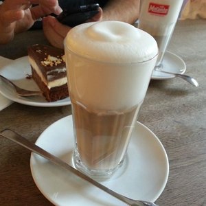 Foto zu Baltas - Berlin, Deutschland. Latte Macchiato - sooooo gut