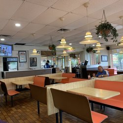 Golden Star Restaurant - Decor