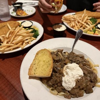 D'Carlos - Fish and chips and prime rib stroganoff - Steakhouses Near Me - Ramona, California