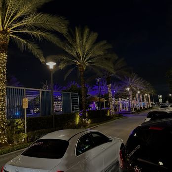 Dania Pointe - Shopping Centers Near Me - Dania Beach, Florida