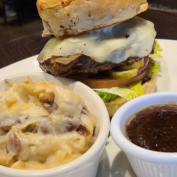 Local Goat - Bison Burger and the best mashed potatoes at a restaurant Ive had. Carmelied Onion Potatoes. - New American Near Me - Pigeon Forge, Tennessee