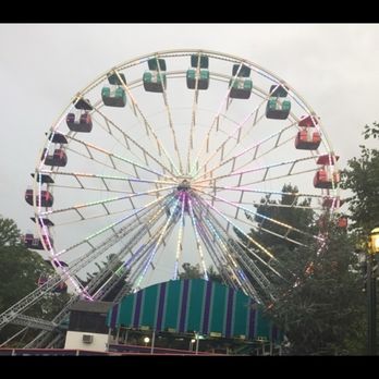 Canobie Lake Park - Ferris wheel, lights up at night - Amusement Parks Near Me - Salem, New Hampshire