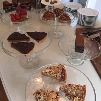 Café Bellevue - Diverse fina bakverk - Cafes Near Me - Stockholm, Alberta