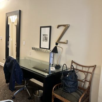 Hotel ZaZa Dallas Uptown - Large desk - Hotels Near Me - Dallas, Texas Hotel ZaZa Dallas Uptown - Large desk - Hotels Near Me - Dallas, Texas