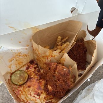 Main Chick Hot Chicken - Combo 2 - Chicken Shop Near Me - Pasadena, California
