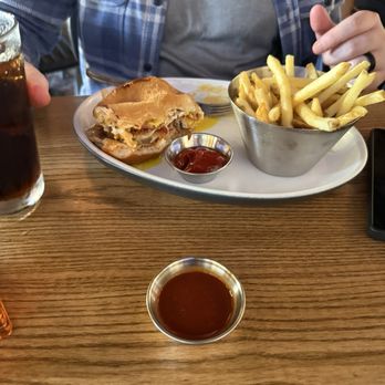 LOCAL Public Eatery - The Woodlands - Cocktail Bars Near Me - The Woodlands, Texas