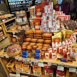 Willy Street - East - Treats
