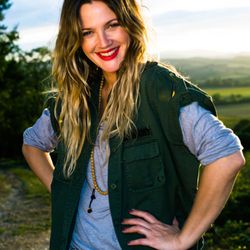 Dr. Anna MD - What does Drew Barrymore use to keep her skin looking this good? Find out more about Clear and Brilliant laser rejuvenation
