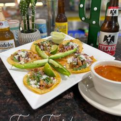 Puerto Vallarta Tex-Mex & Bar - Taquitos mexicanos