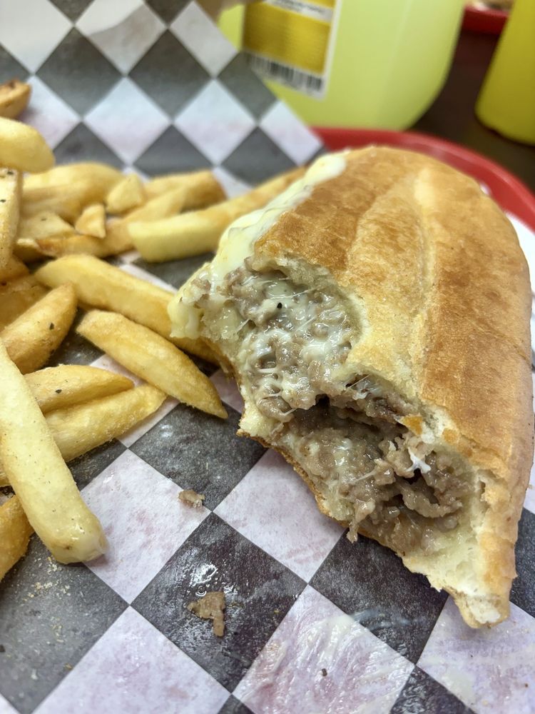 Sam's Chicago Grill Logo