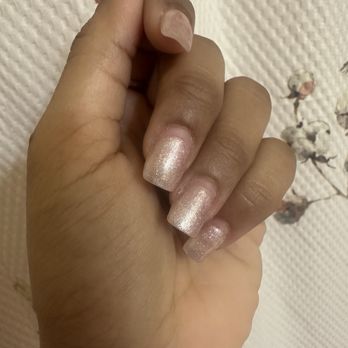 2Q Nail Spa + Eyelashes - 17 days of growth & still intact- fantastic quality - Nail Salons Near Me - Montclair, California