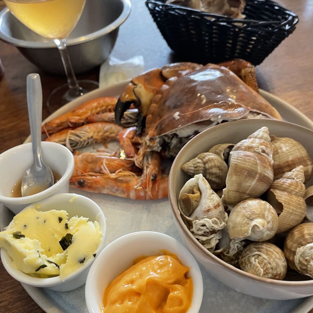 Cockles, shrimp and tourteau crab. Cockles, shrimp and tourteau crab.