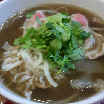 Vinh Chau - Pho with rare flank steak, brisket, tripe and tendon - Vietnamese Near Me - Springfield, Massachusetts