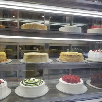 HARBS SoHo - Display. - Bakeries Near Me - New York, New York