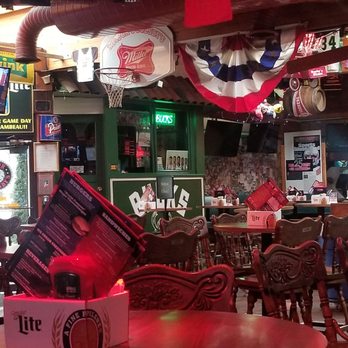 Major Goolsby's - Lots of room. Game day it will be packed - Sports Bars Near Me - Milwaukee, Wisconsin