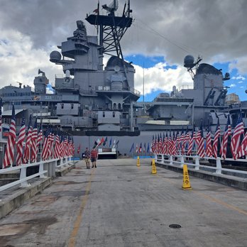 Battleship Missouri Memorial - Entrance to the monument - Landmarks & Historical Buildings Near Me - Honolulu, Hawaii Battleship Missouri Memorial - Entrance to the monument - Landmarks & Historical Buildings Near Me - Honolulu, Hawaii